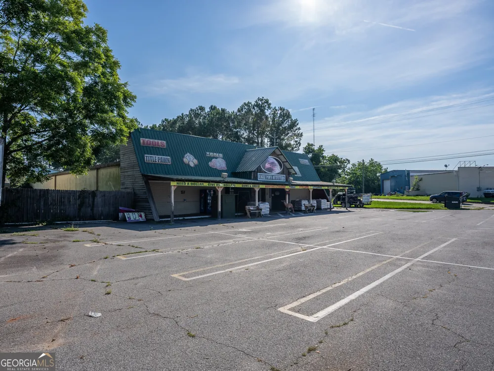 2023 Memorial DR Waycross, GA 31501