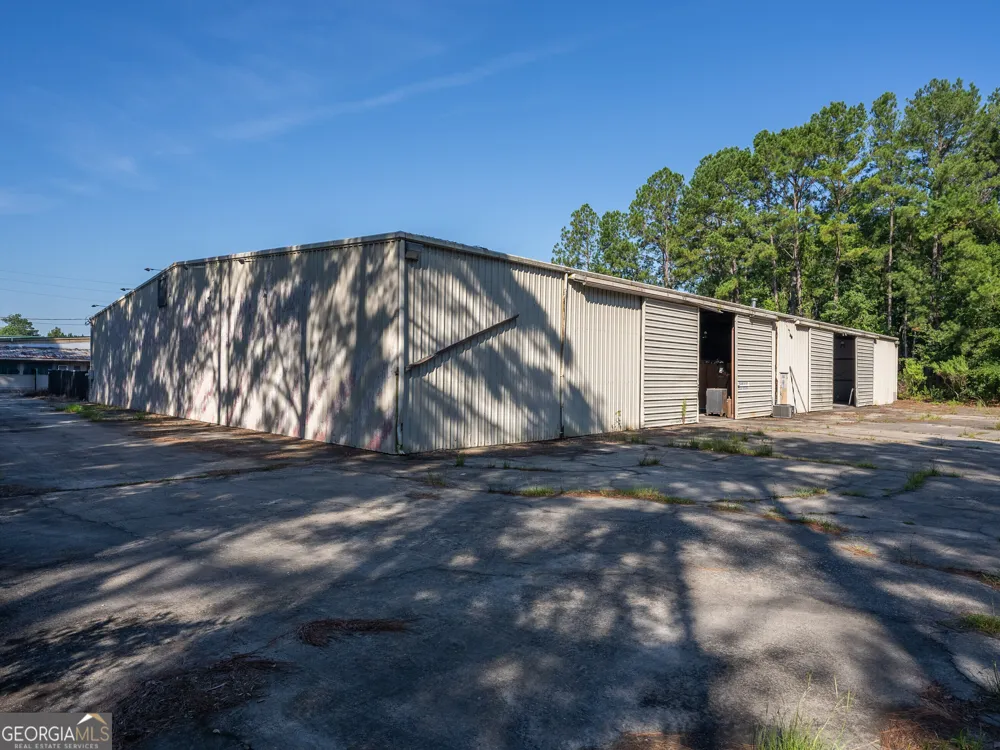 2023 Memorial DR Waycross, GA 31501