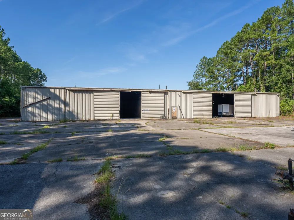 2023 Memorial DR Waycross, GA 31501