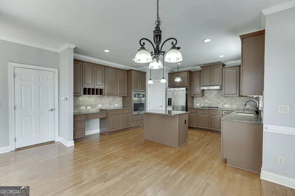 7708 Sleepy Lagoon WAY Flowery Branch, GA 30542
