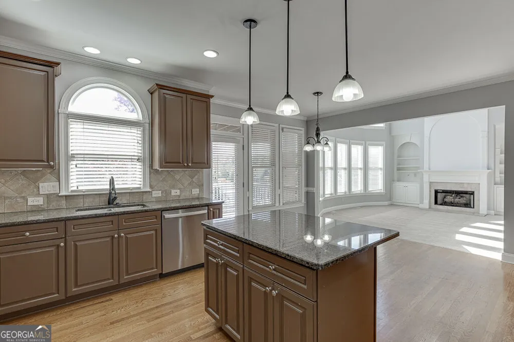 7708 Sleepy Lagoon WAY Flowery Branch, GA 30542