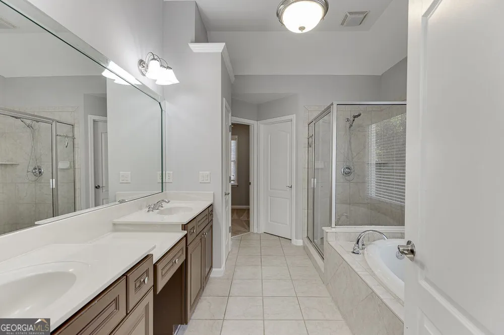 7708 Sleepy Lagoon WAY Flowery Branch, GA 30542