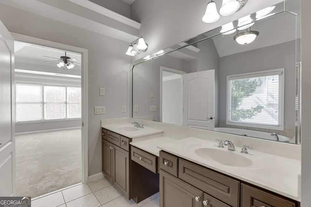 7708 Sleepy Lagoon WAY Flowery Branch, GA 30542