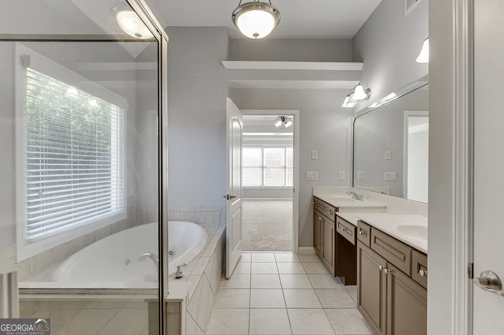 7708 Sleepy Lagoon WAY Flowery Branch, GA 30542