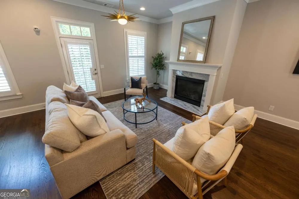 130 Clover CT Roswell, GA 30075