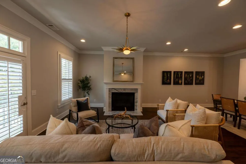 130 Clover CT Roswell, GA 30075