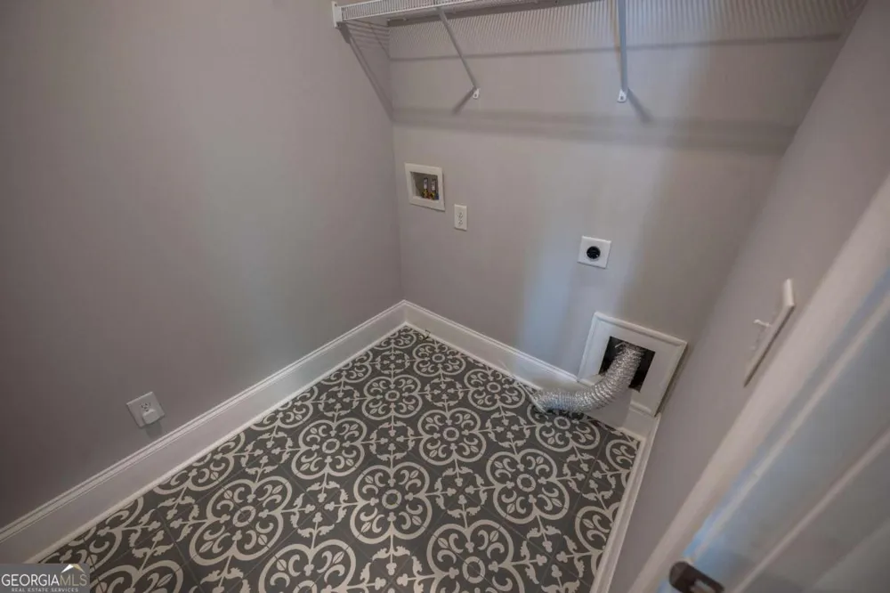 130 Clover CT Roswell, GA 30075