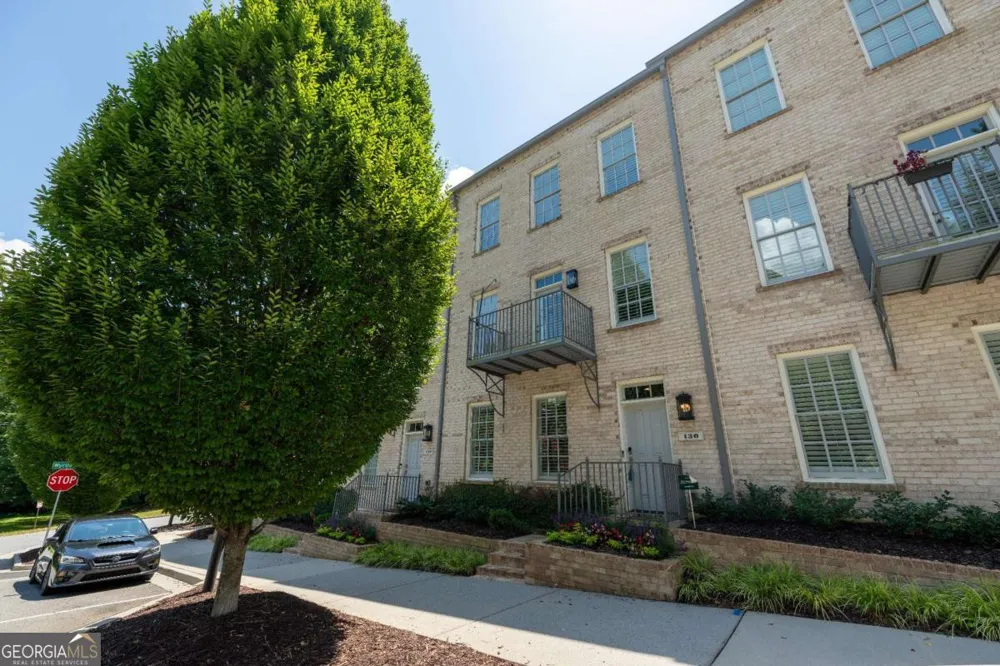 130 Clover CT Roswell, GA 30075