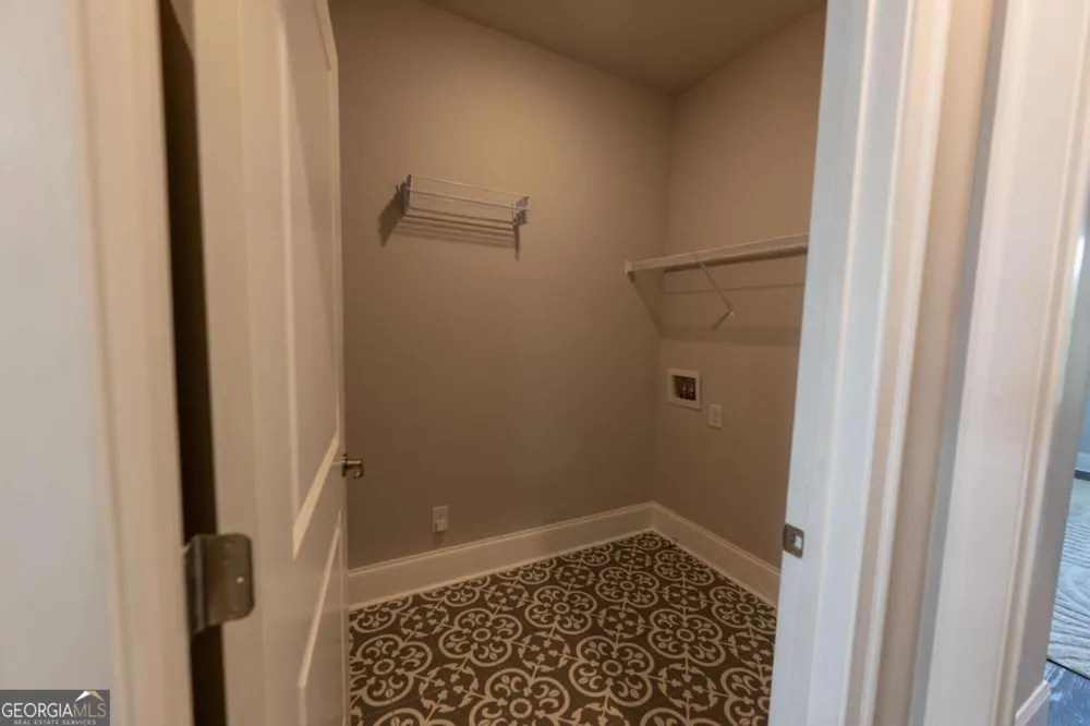 130 Clover CT Roswell, GA 30075