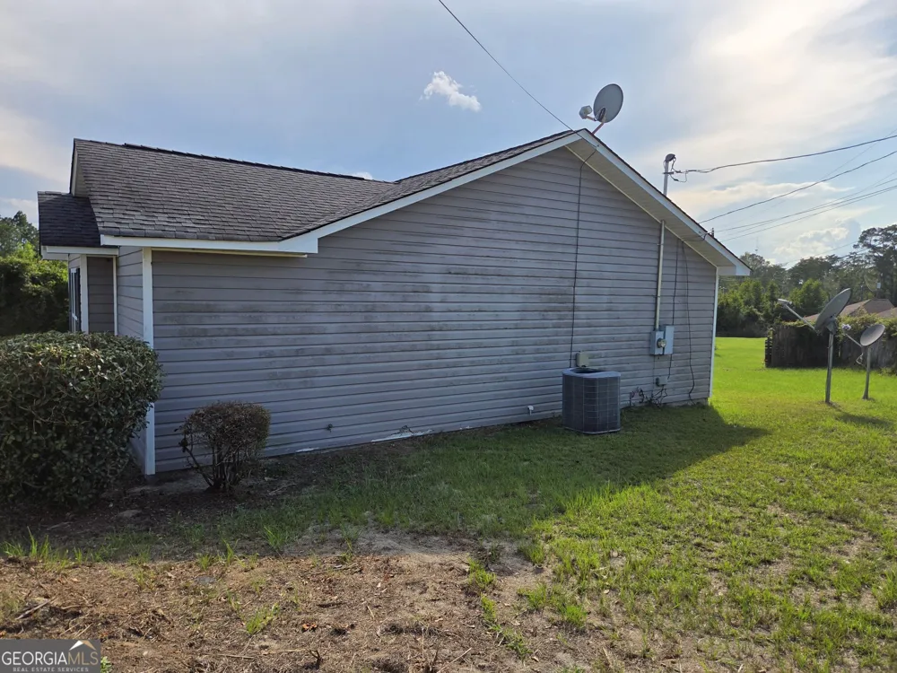 73 / 75 / 77 Royden DR Soperton, GA 30457