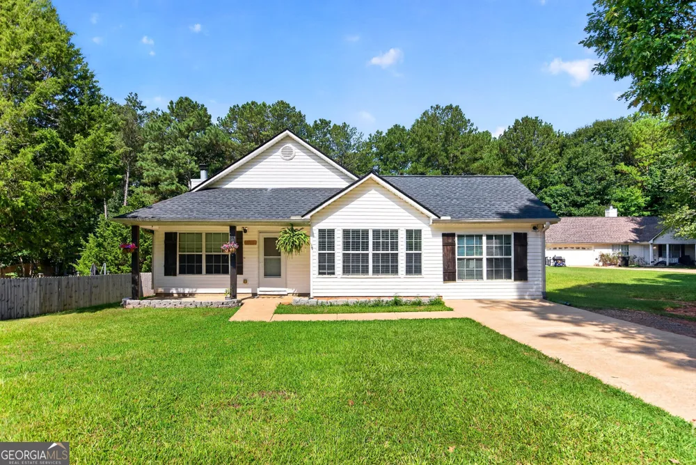 109 Jenny RD Grantville, GA 30220