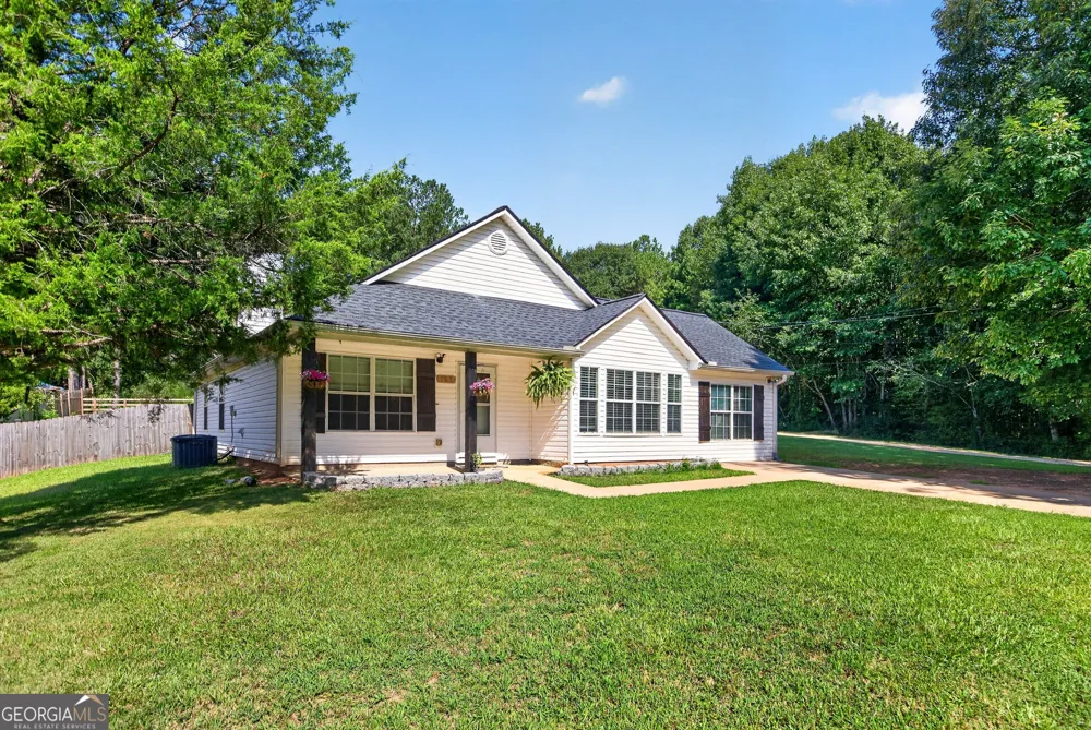 109 Jenny RD Grantville, GA 30220