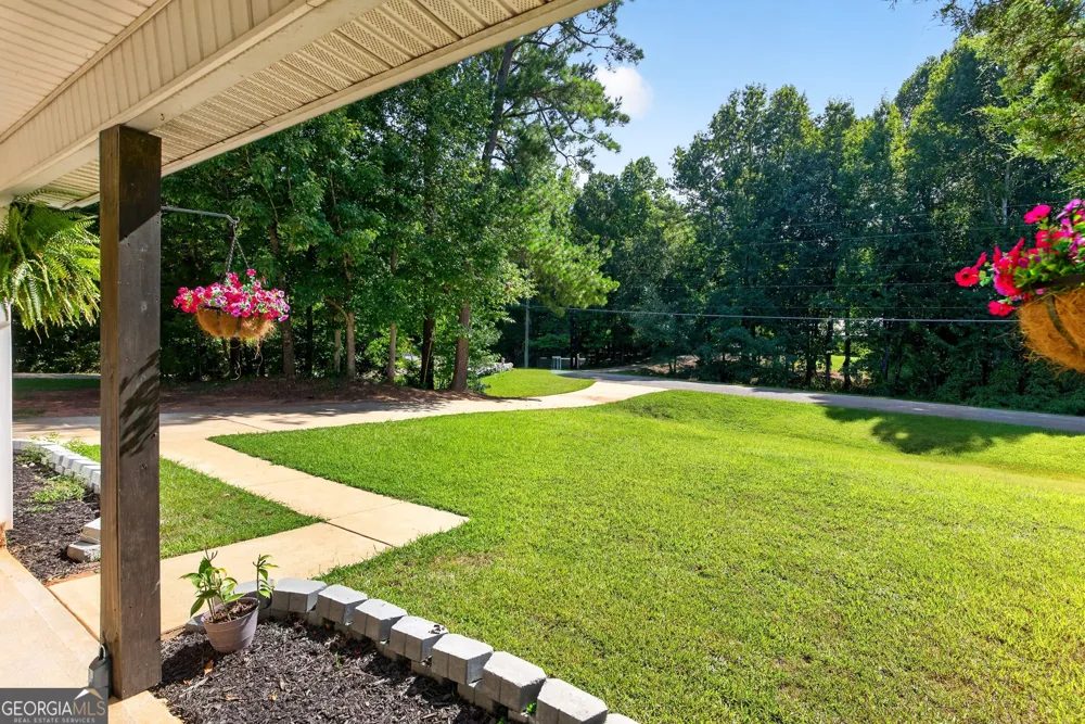 109 Jenny RD Grantville, GA 30220