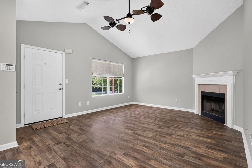 109 Jenny RD Grantville, GA 30220