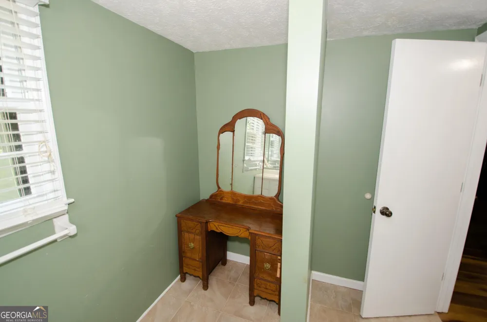 202 Sivell RD LaGrange, GA 30241