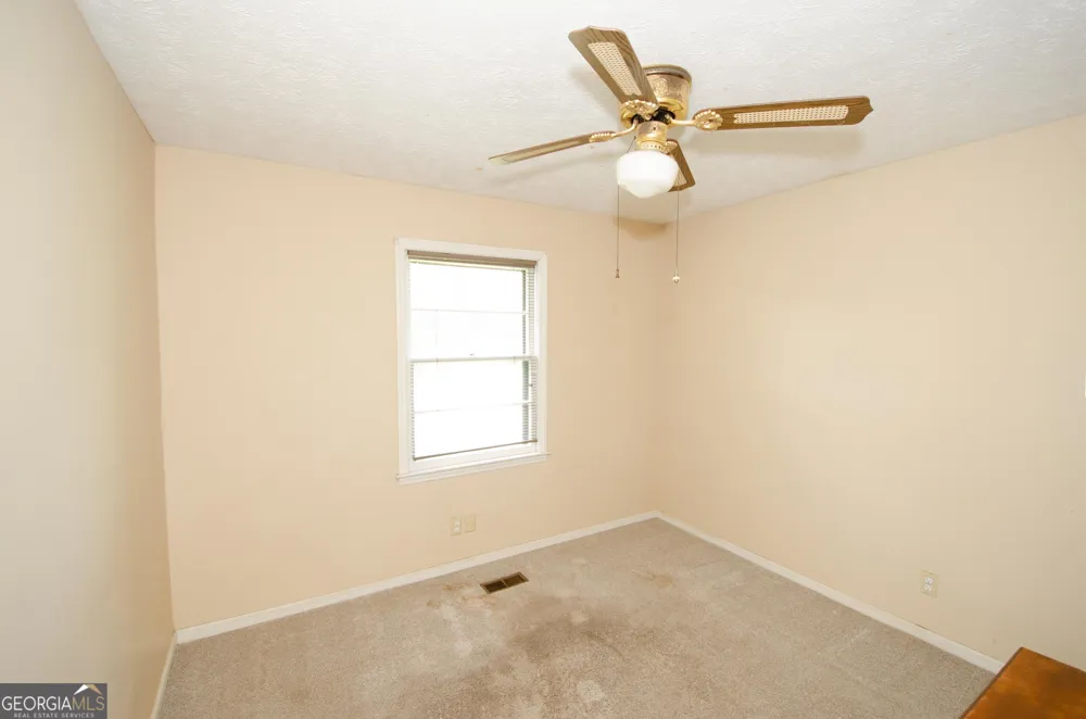 202 Sivell RD LaGrange, GA 30241