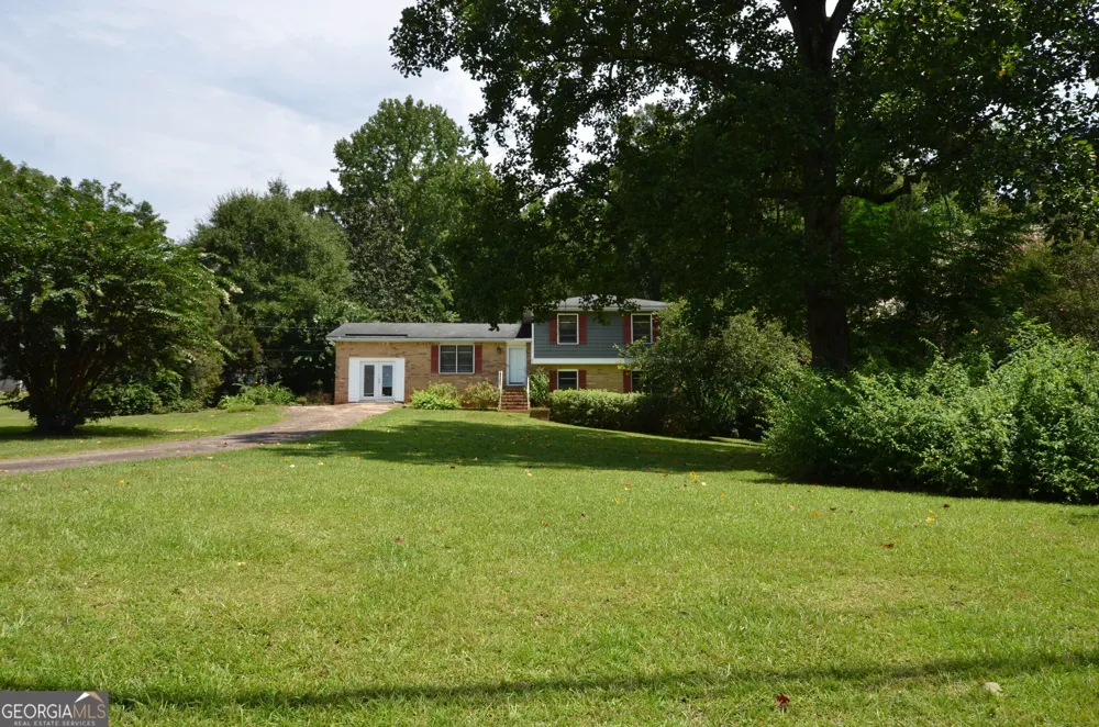 202 Sivell RD LaGrange, GA 30241