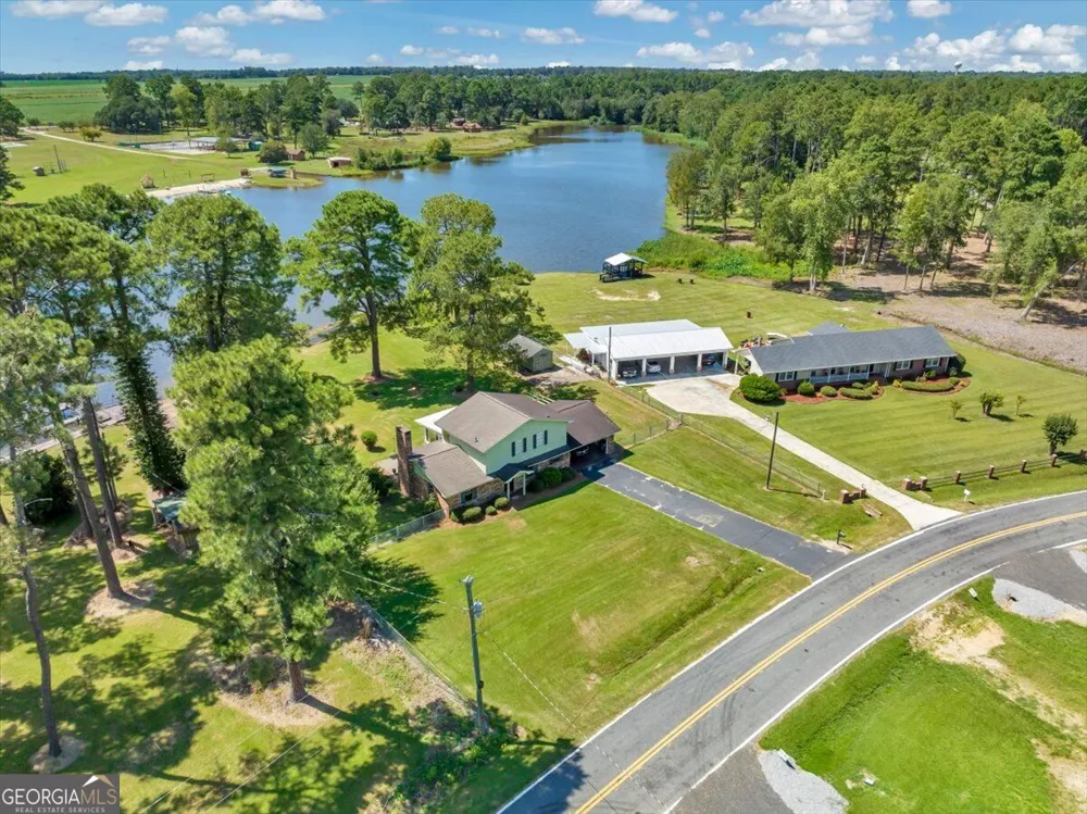 443 Lakeshore RD Pelham, GA 31779