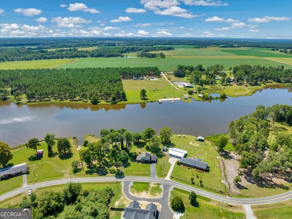 443 Lakeshore RD Pelham, GA 31779