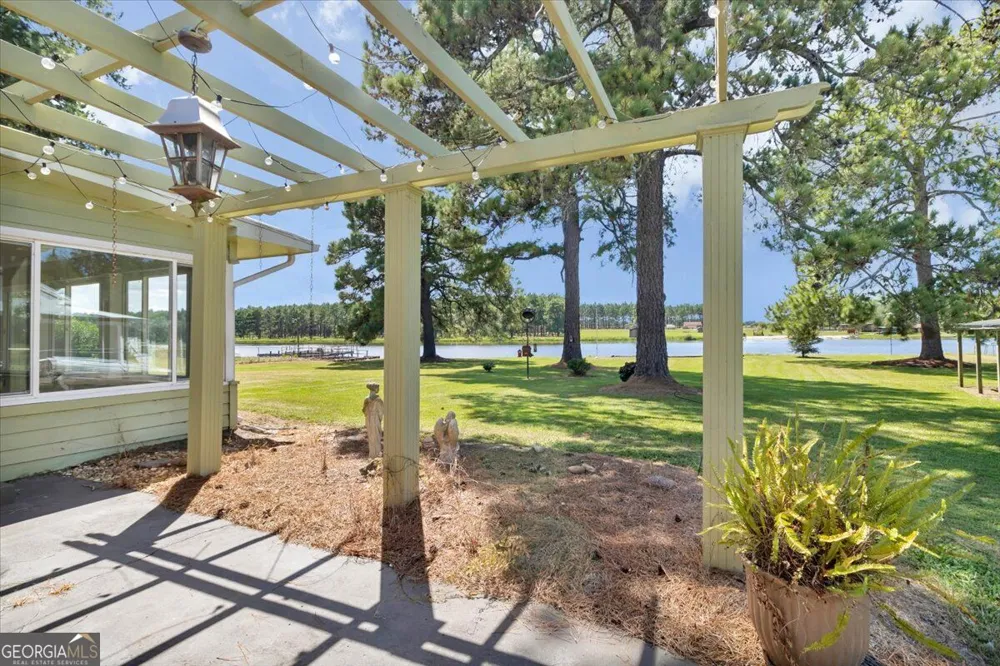443 Lakeshore RD Pelham, GA 31779