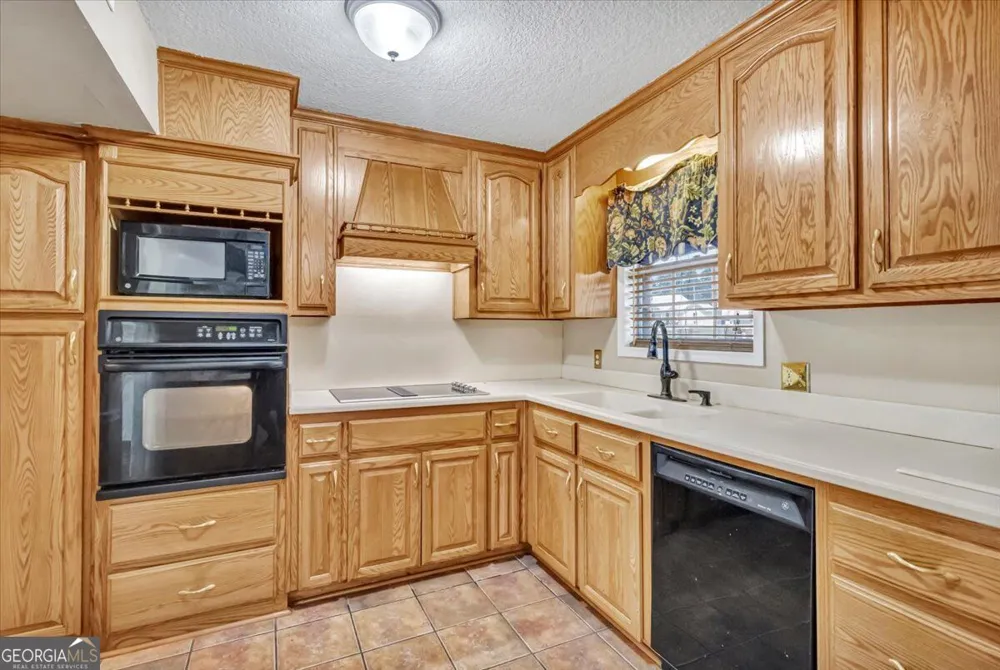 443 Lakeshore RD Pelham, GA 31779