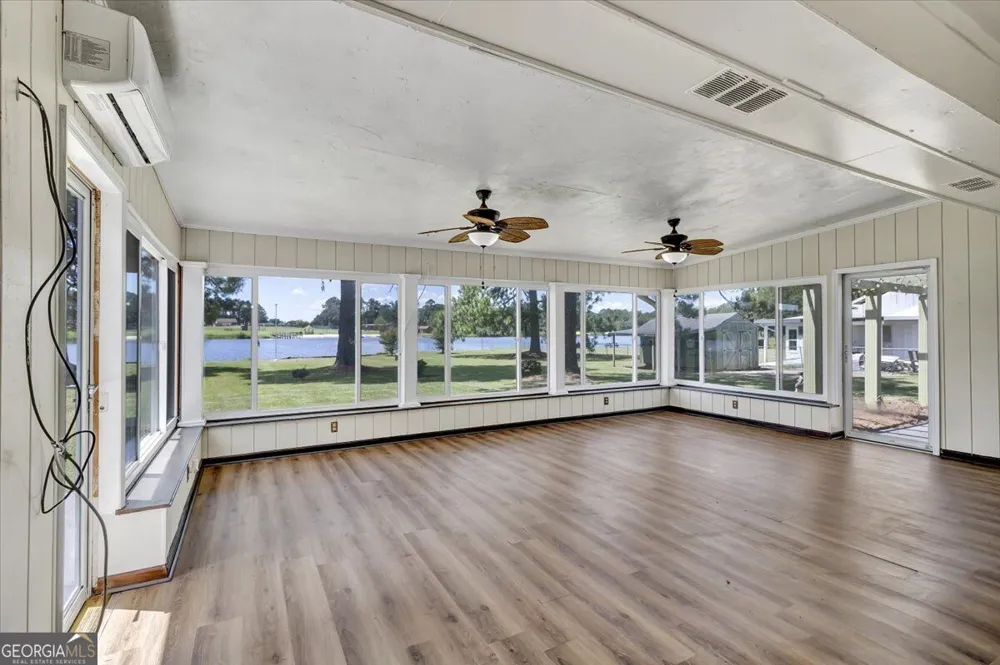 443 Lakeshore RD Pelham, GA 31779