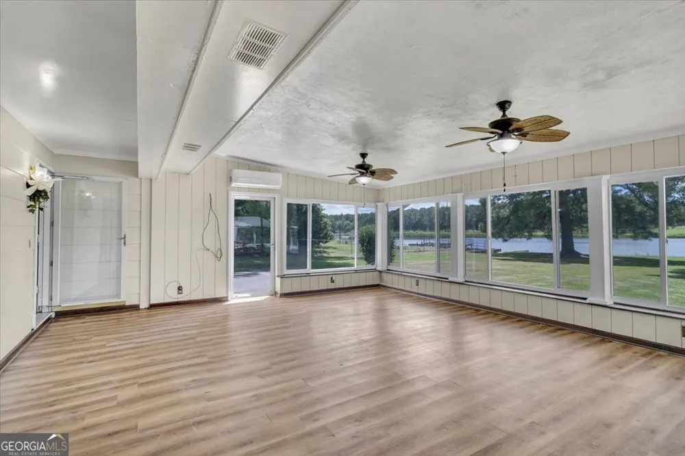 443 Lakeshore RD Pelham, GA 31779