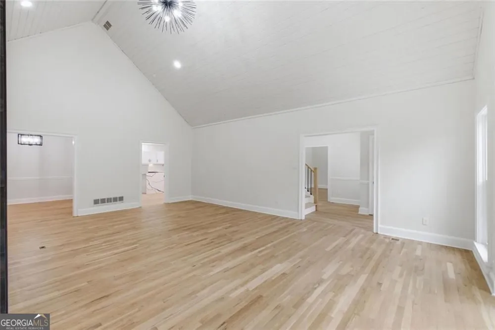 7170 Riverside DR NW Atlanta, GA 30328