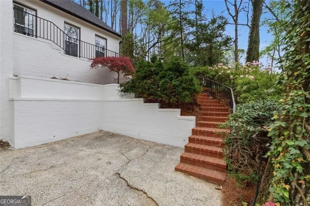 7170 Riverside DR NW Atlanta, GA 30328