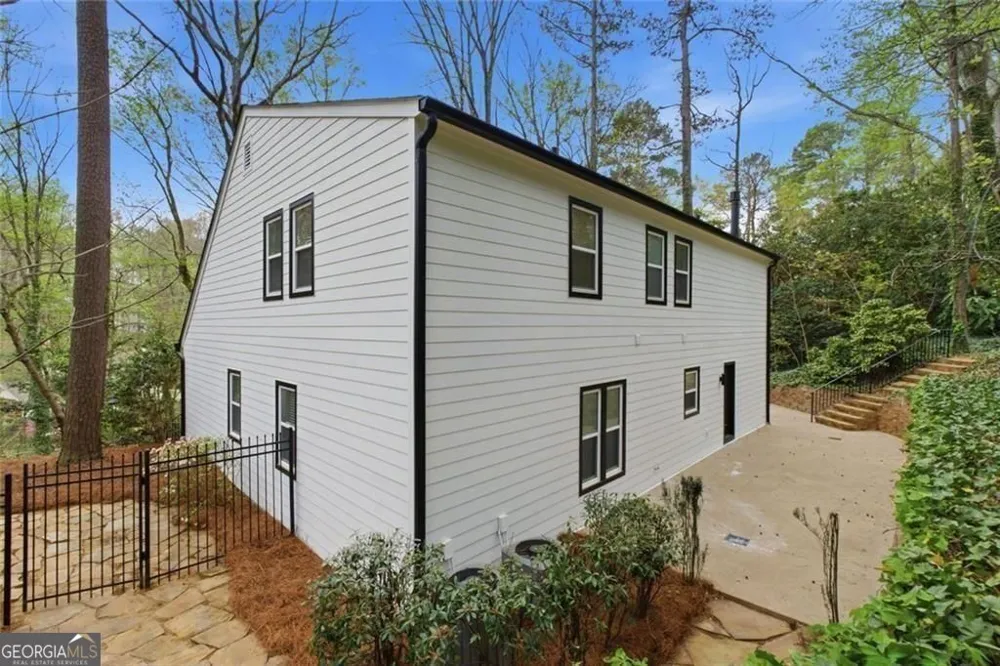 7170 Riverside DR NW Atlanta, GA 30328