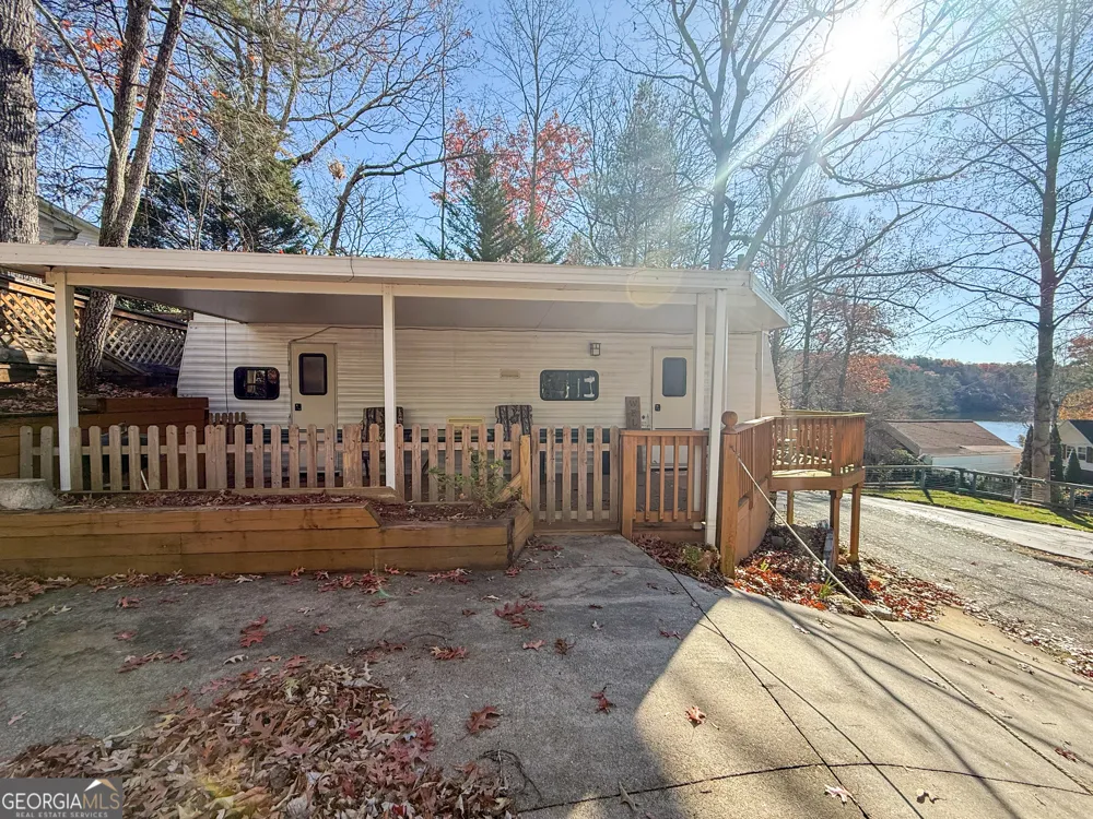 127 Rocky LN Cleveland, GA 30528