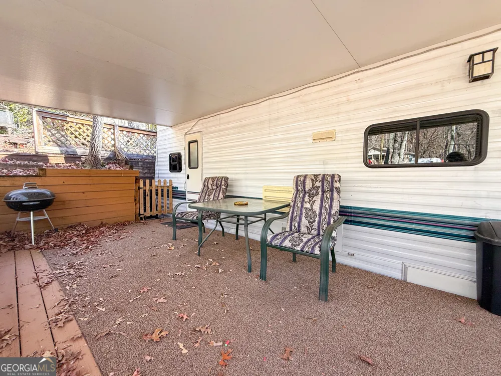 127 Rocky LN Cleveland, GA 30528