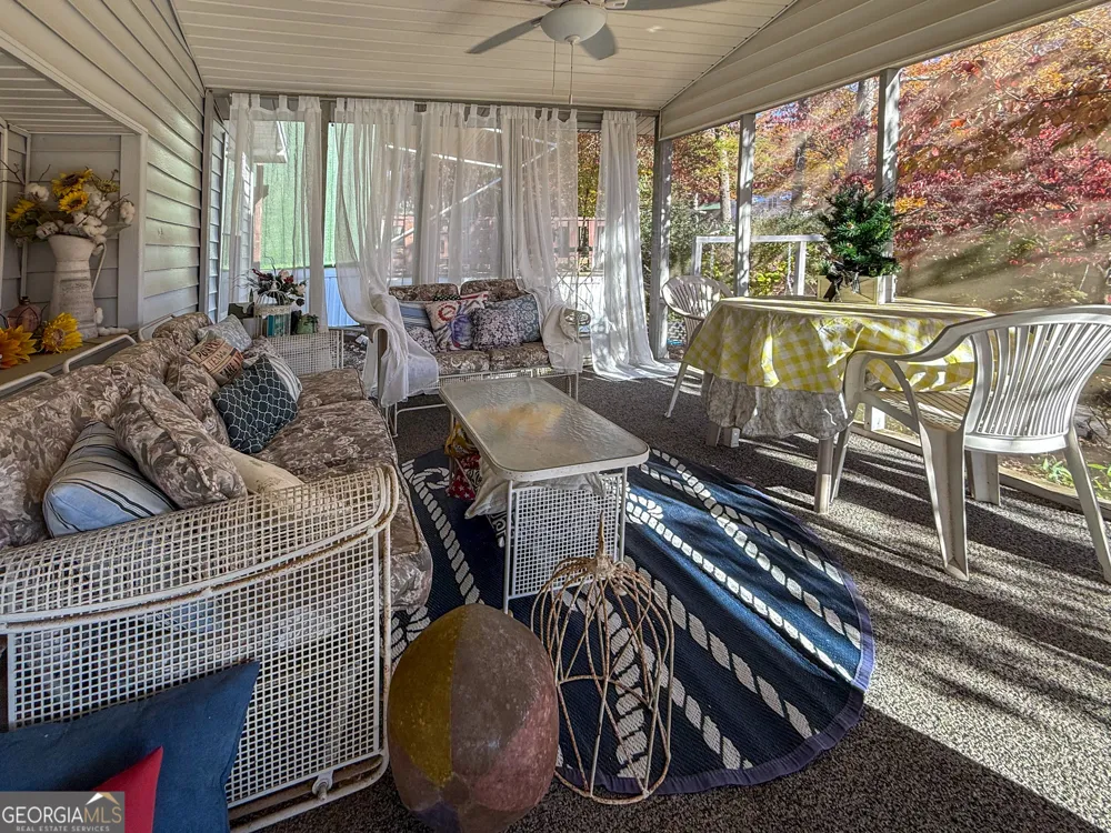 988 Mountain Shadows DR Cleveland, GA 30528