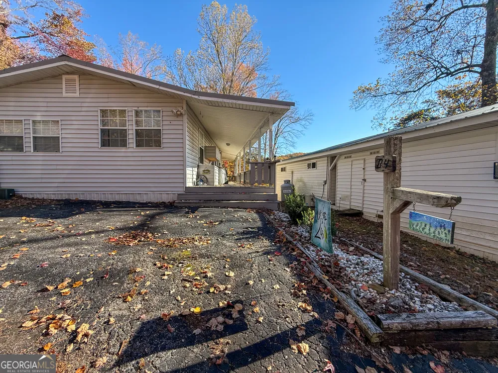 988 Mountain Shadows DR Cleveland, GA 30528