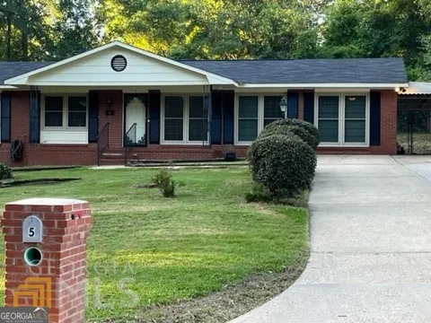 5 Clausen DR