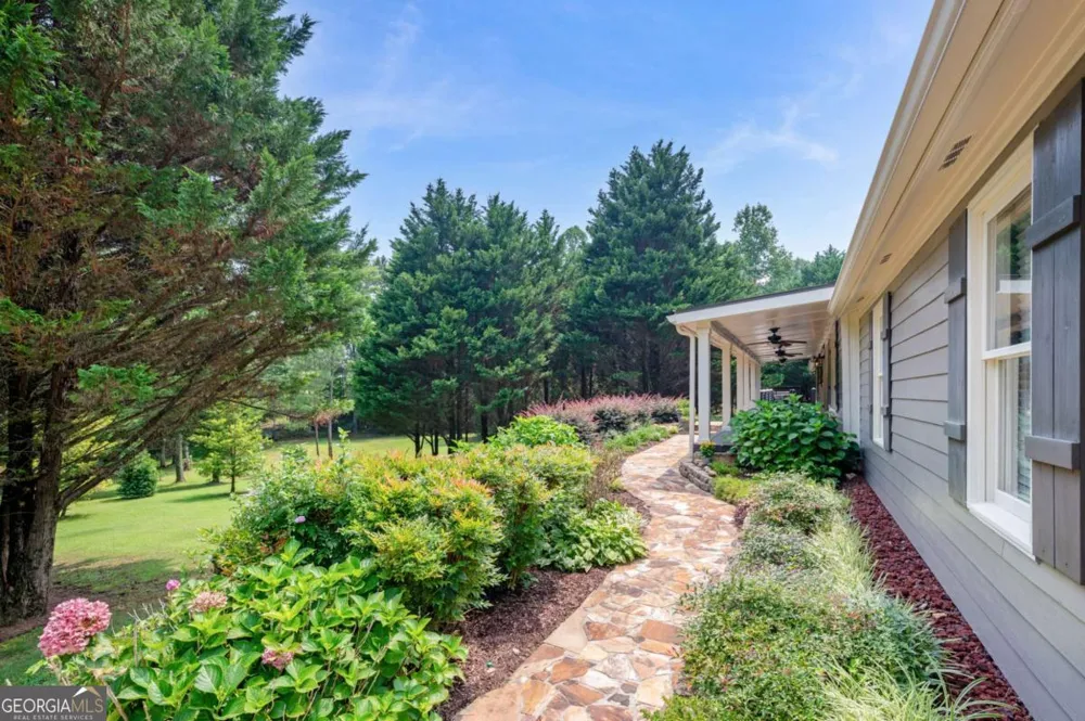 2064 Knight RD Ellijay, GA 30540