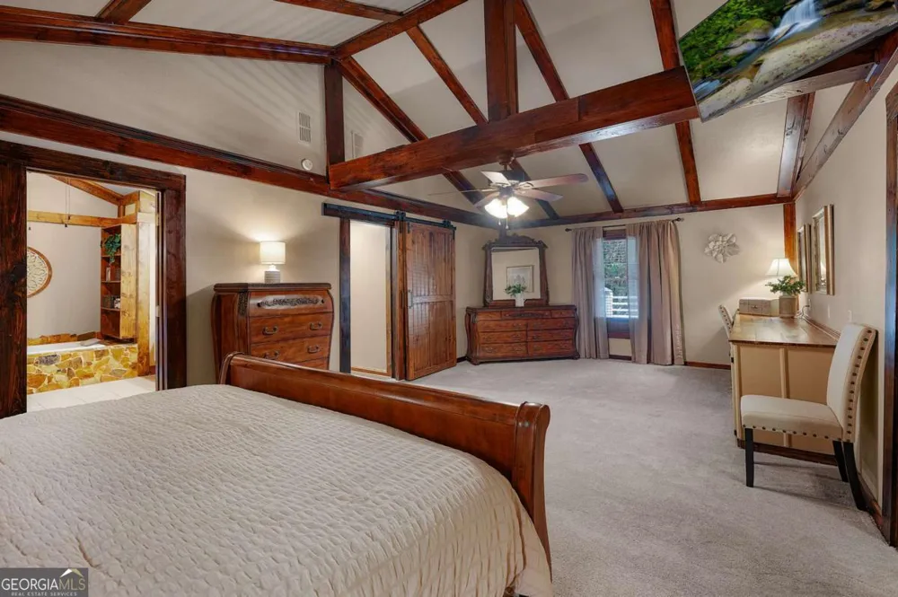 2064 Knight RD Ellijay, GA 30540