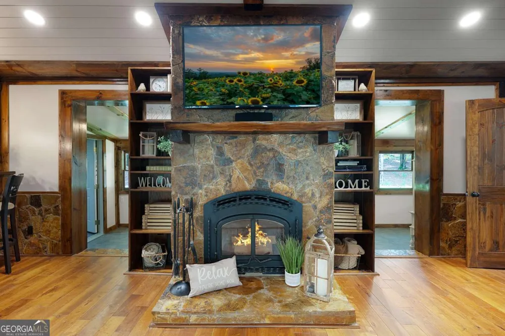 2064 Knight RD Ellijay, GA 30540