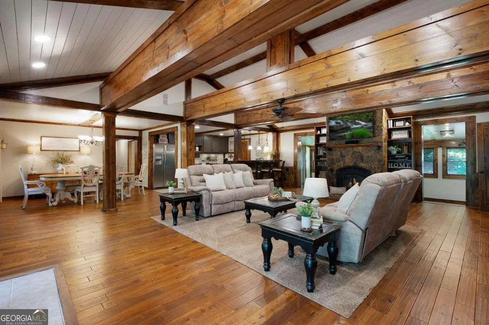 2064 Knight RD Ellijay, GA 30540