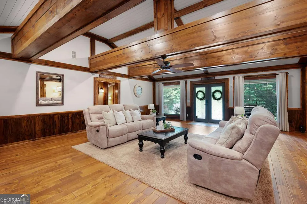 2064 Knight RD Ellijay, GA 30540