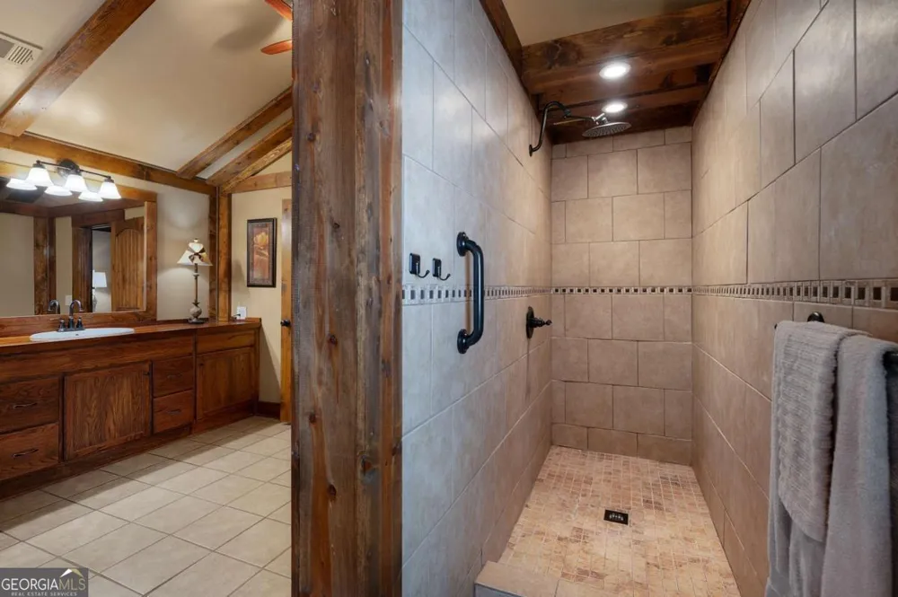 2064 Knight RD Ellijay, GA 30540