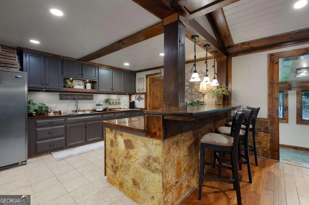 2064 Knight RD Ellijay, GA 30540