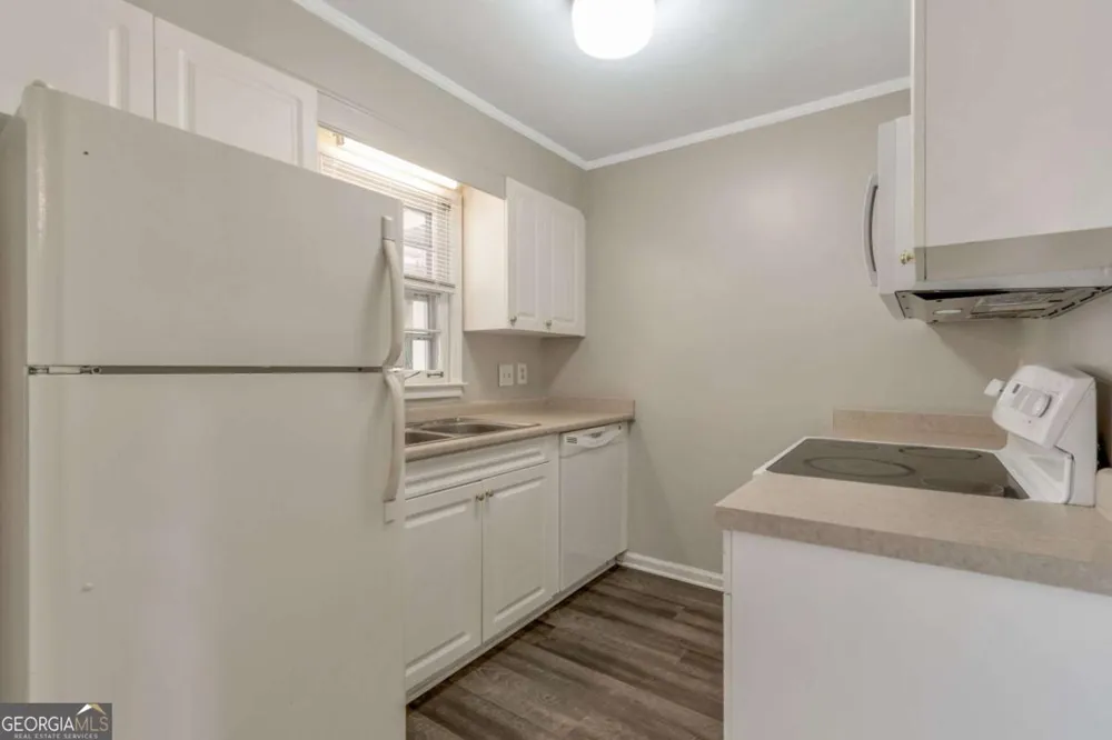 136 Old Ferry WAY Roswell, GA 30076