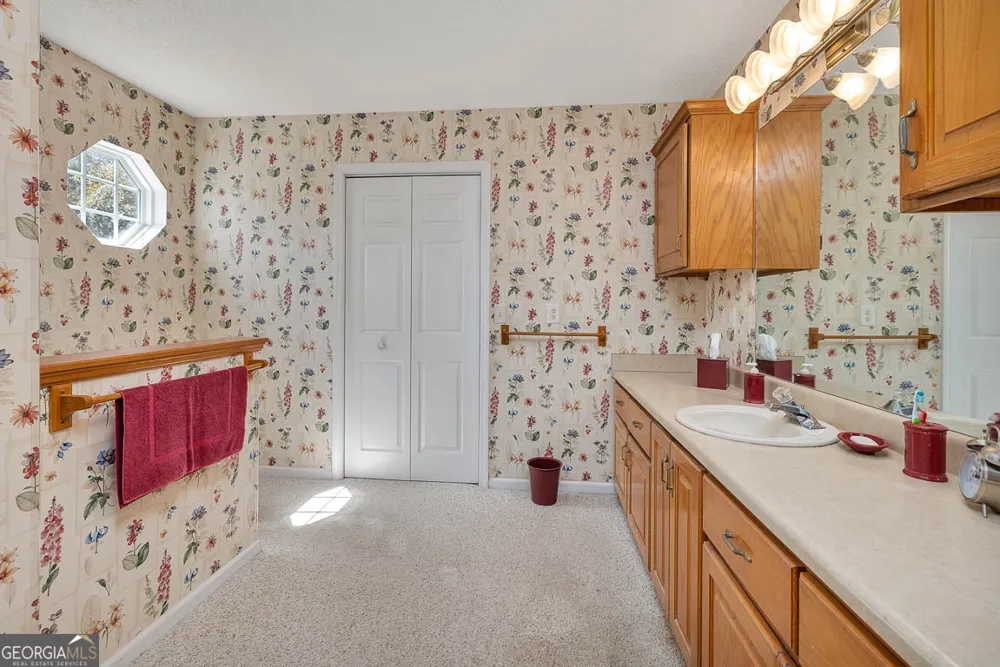 1056 Fiddler TRCE NE Townsend, GA 31331
