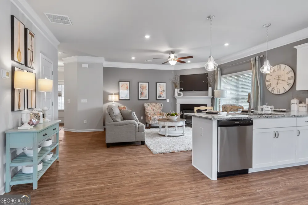 830 Crescent DR Riverdale, GA 30274