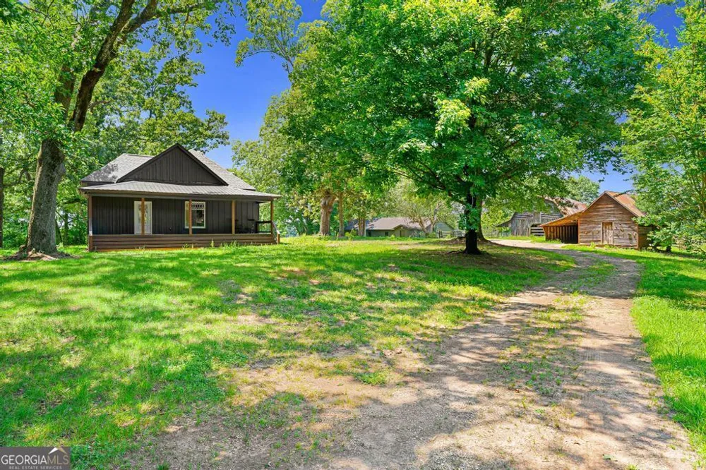 586 Grady School RD Canon, GA 30520