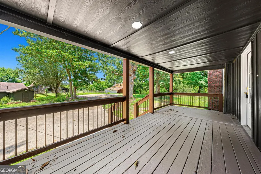 586 Grady School RD Canon, GA 30520
