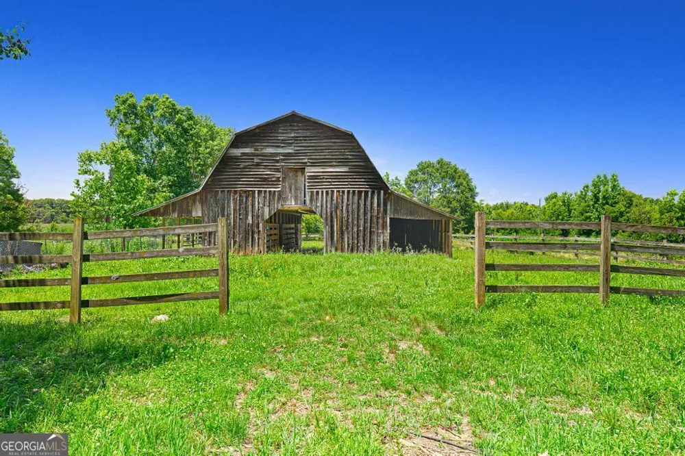 586 Grady School RD Canon, GA 30520