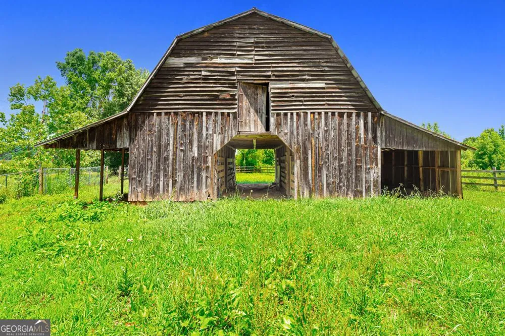586 Grady School RD Canon, GA 30520