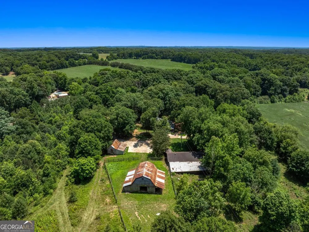 586 Grady School RD Canon, GA 30520